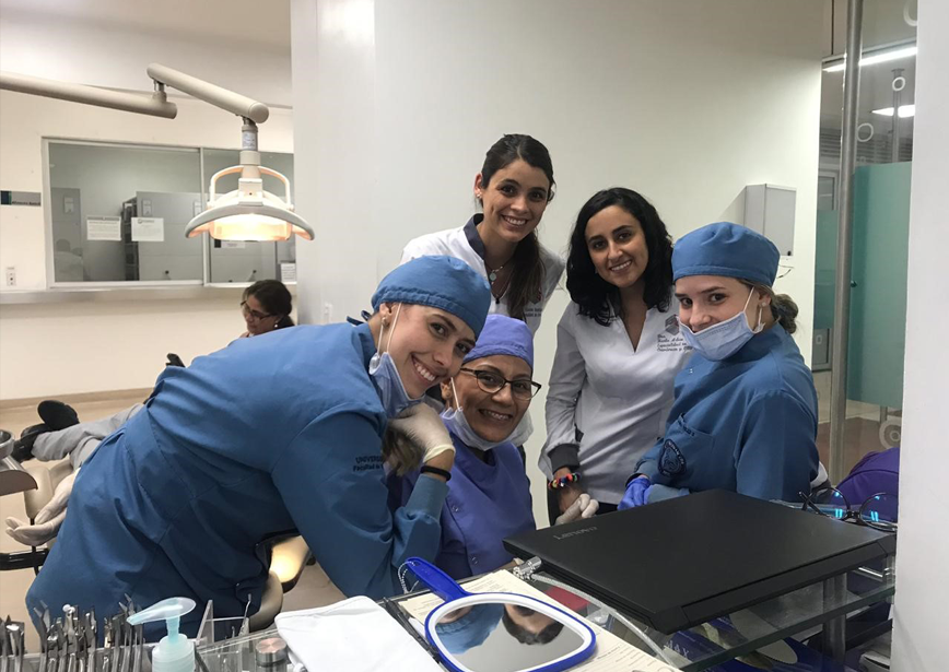 De Chile visitan al posgrado de Ortodoncia de nuestra U