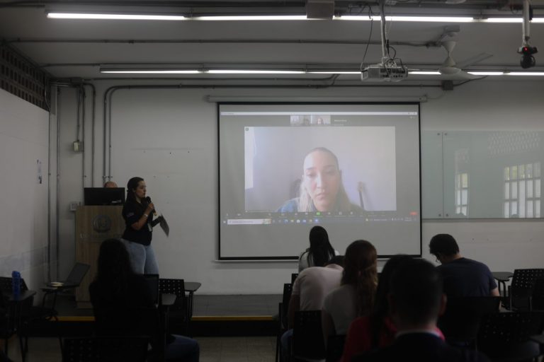 1c8dc6a3-c892-4a82-bd8d-327fe3ae629b